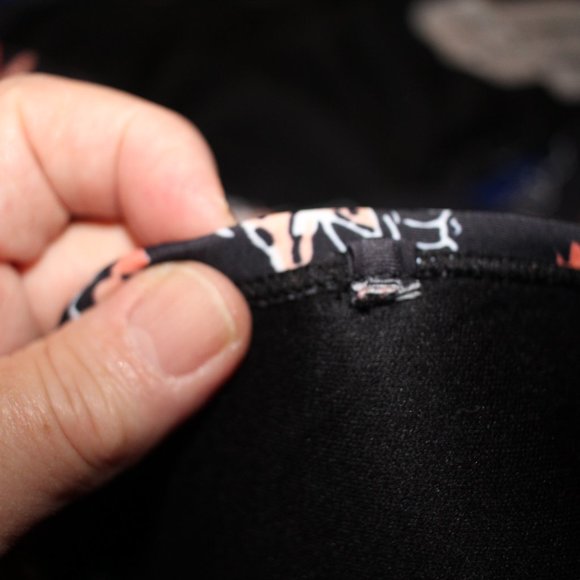 Hilor One Piece Swimsuit NWT Size 10 Missing Neck Strap. - Picture 11 of 11